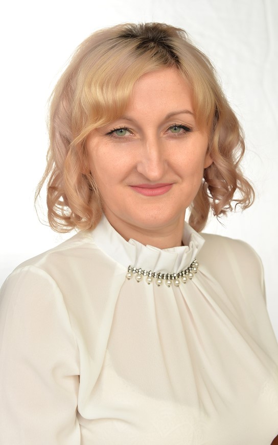 Склярова Оксана Сергеевна.